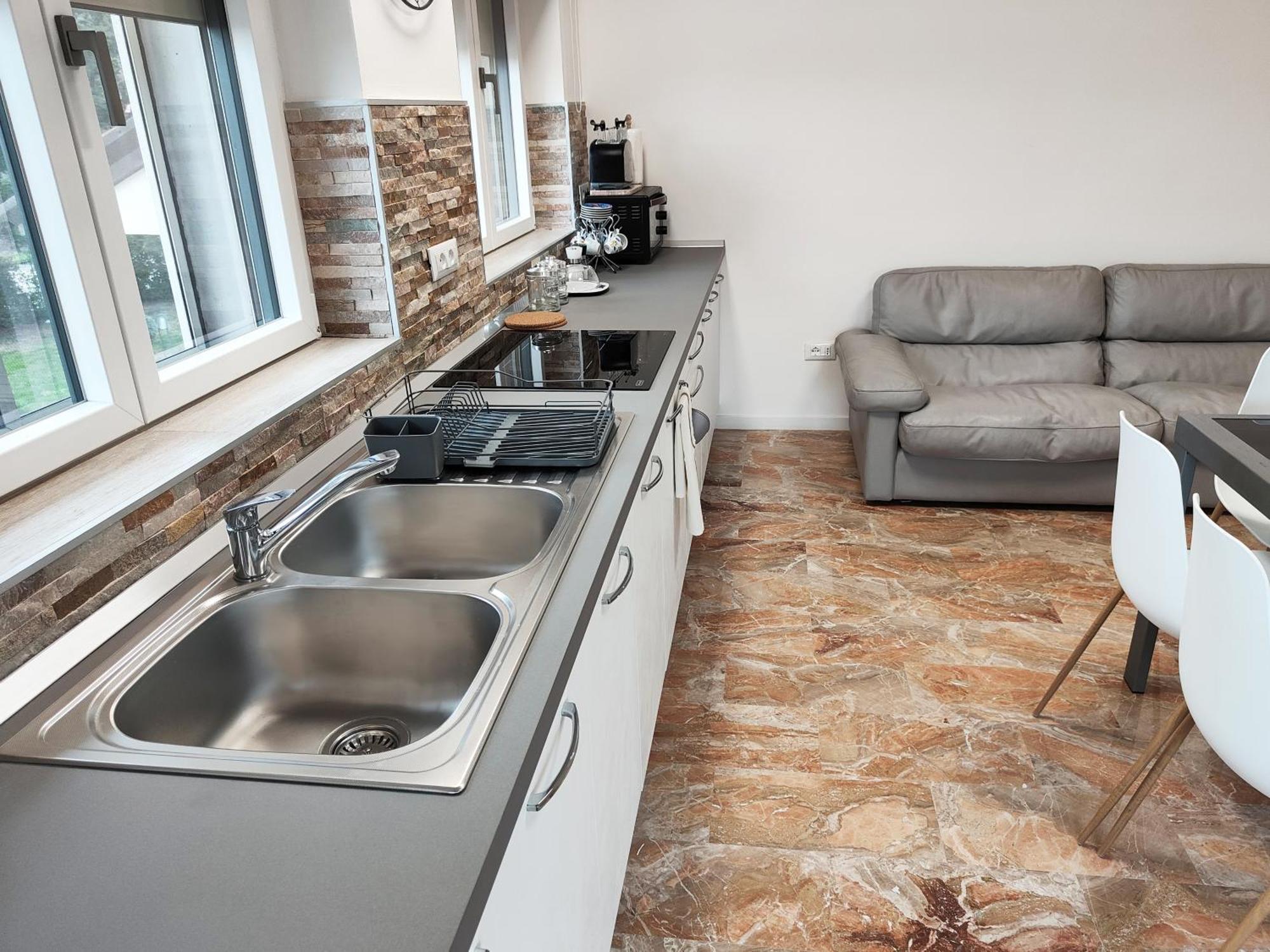 Bastia Home Appartamento Бастия Умбра Екстериор снимка