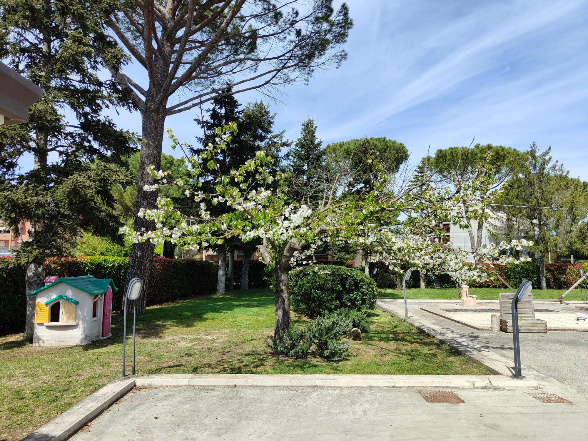 Bastia Home Appartamento Бастия Умбра Екстериор снимка